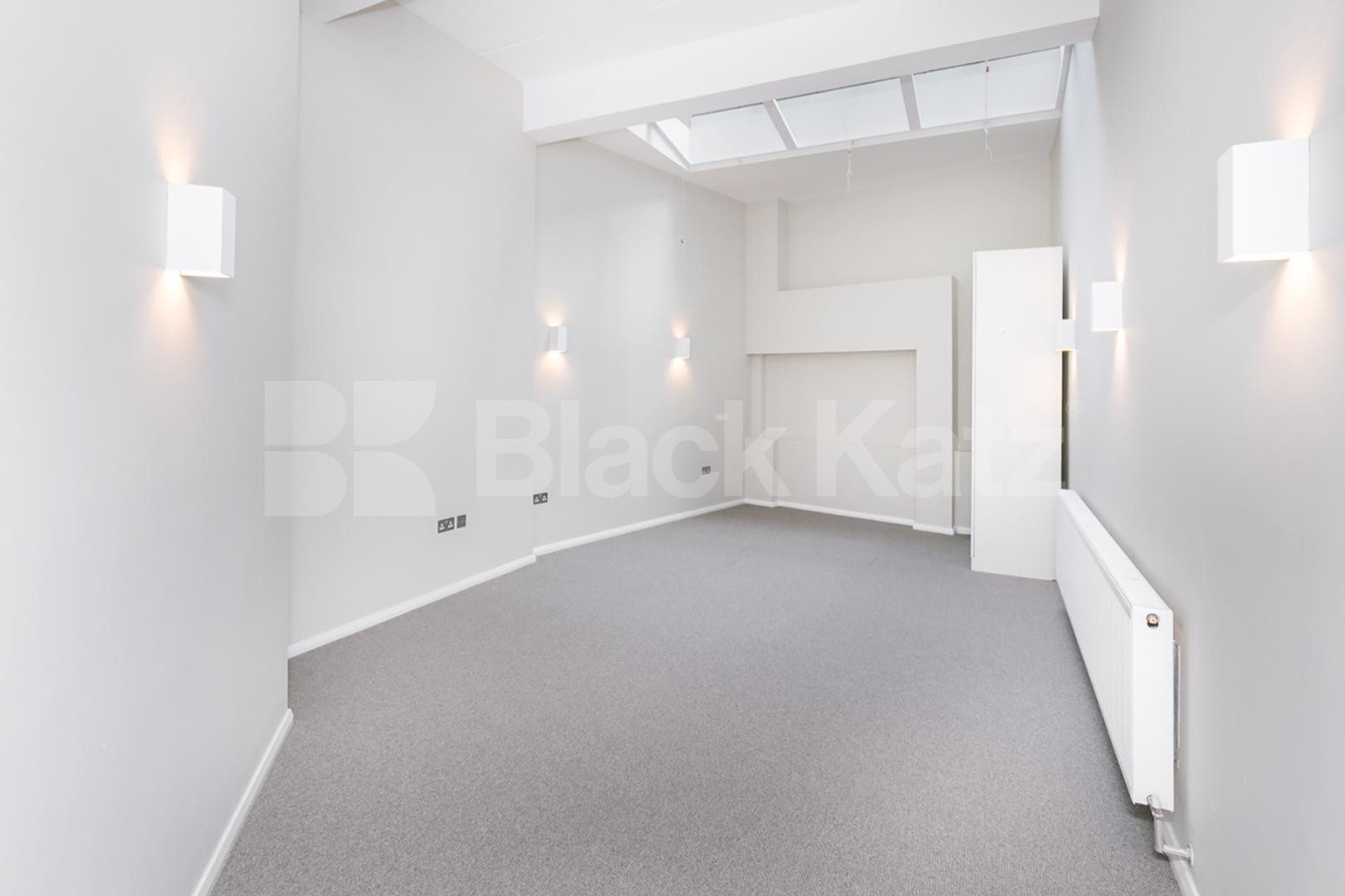 Stunning three bedroom warehouse apartment offering loft style features  Eagle House - Eagle Wharf Road, Old Street - Shoreditch Park